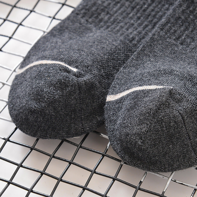 Sweat-absorbent Thick Black Antibacterial Men's Combed Cotton Socks